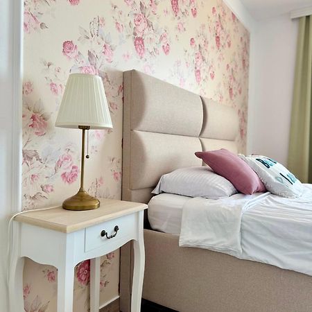 Pine&Sea Beach Retreat Sveti Stefan Ngoại thất bức ảnh