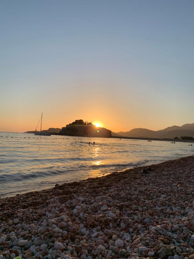 Pine&Sea Beach Retreat Sveti Stefan Ngoại thất bức ảnh
