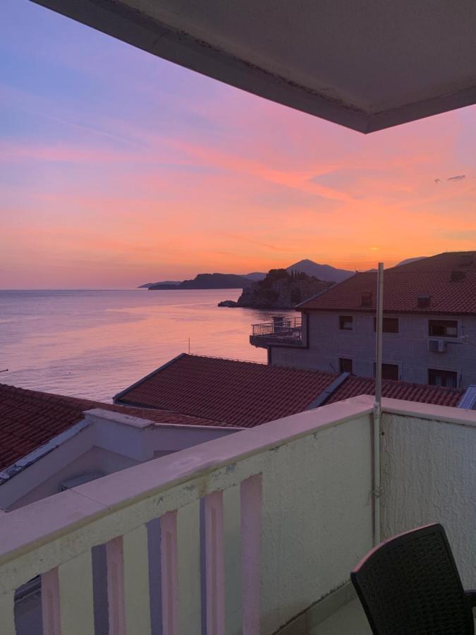 Pine&Sea Beach Retreat Sveti Stefan Ngoại thất bức ảnh