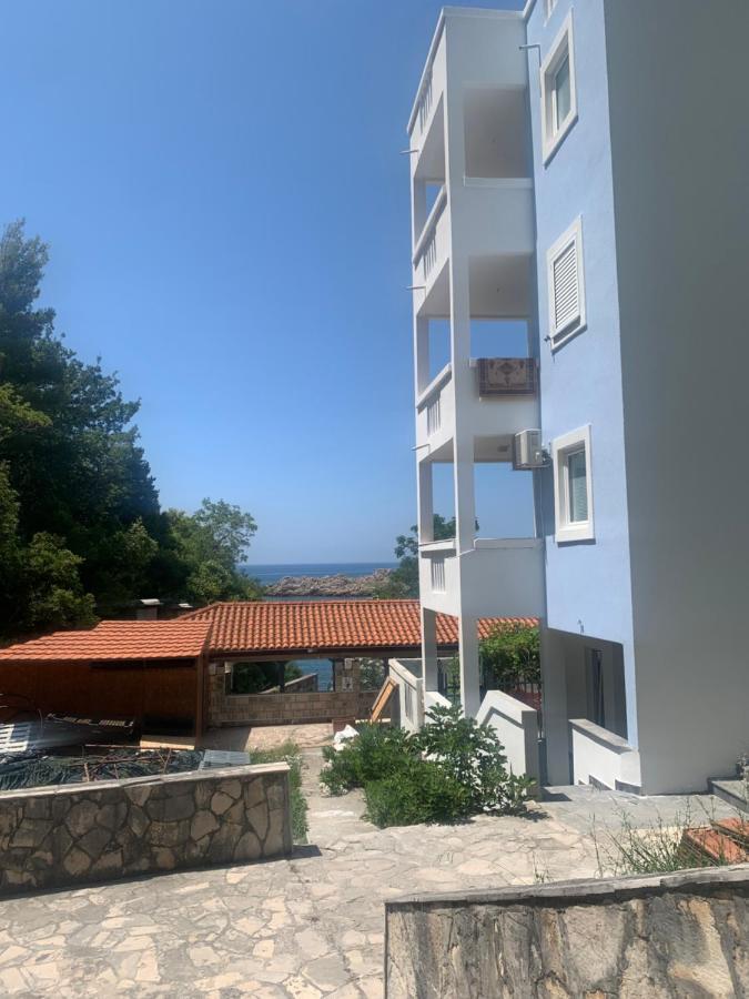 Pine&Sea Beach Retreat Sveti Stefan Ngoại thất bức ảnh