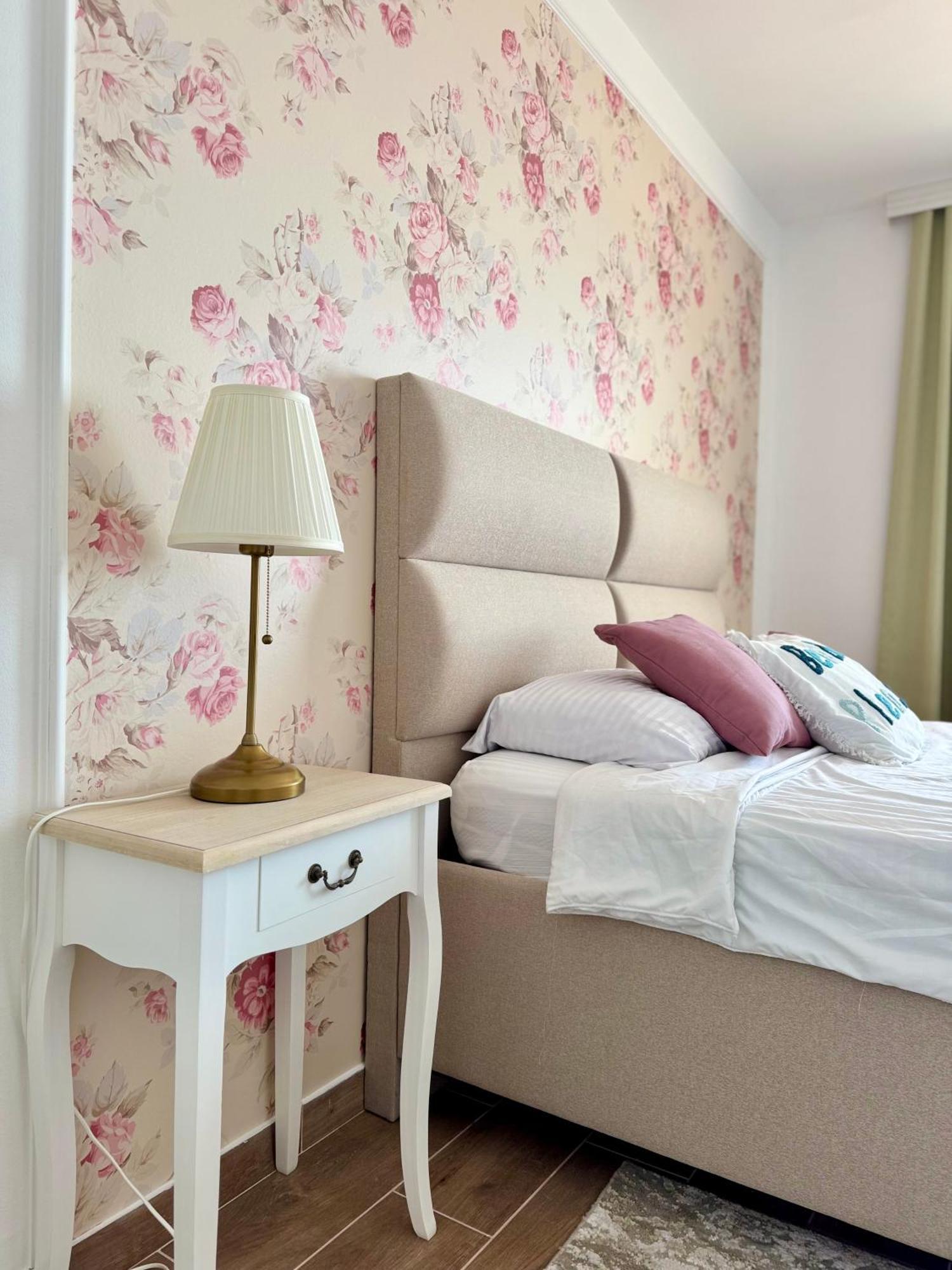Pine&Sea Beach Retreat Sveti Stefan Ngoại thất bức ảnh