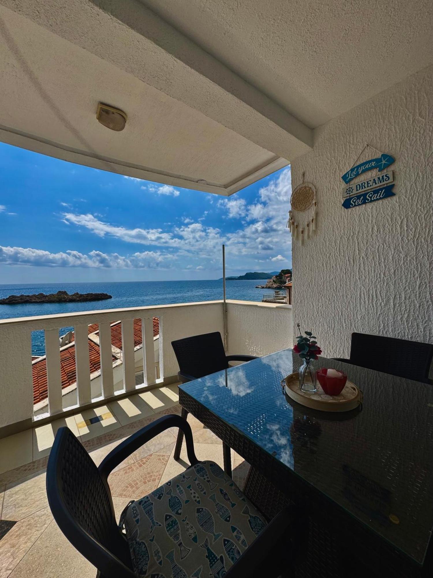 Pine&Sea Beach Retreat Sveti Stefan Ngoại thất bức ảnh