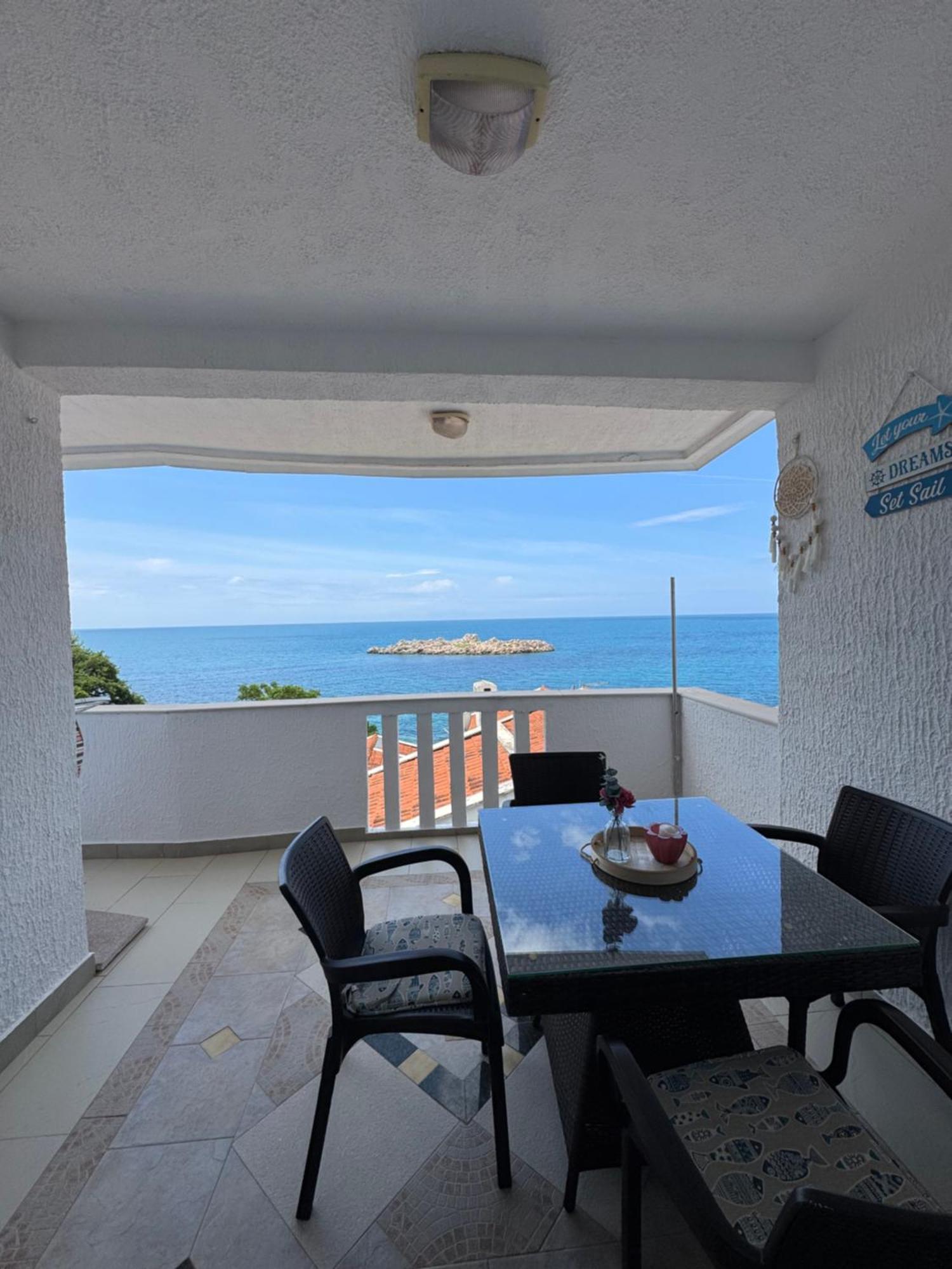 Pine&Sea Beach Retreat Sveti Stefan Ngoại thất bức ảnh