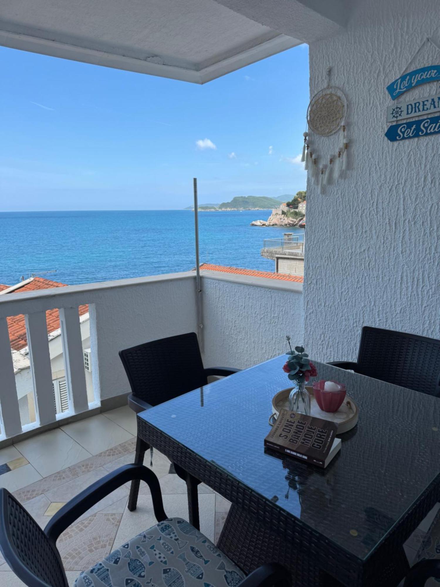 Pine&Sea Beach Retreat Sveti Stefan Ngoại thất bức ảnh