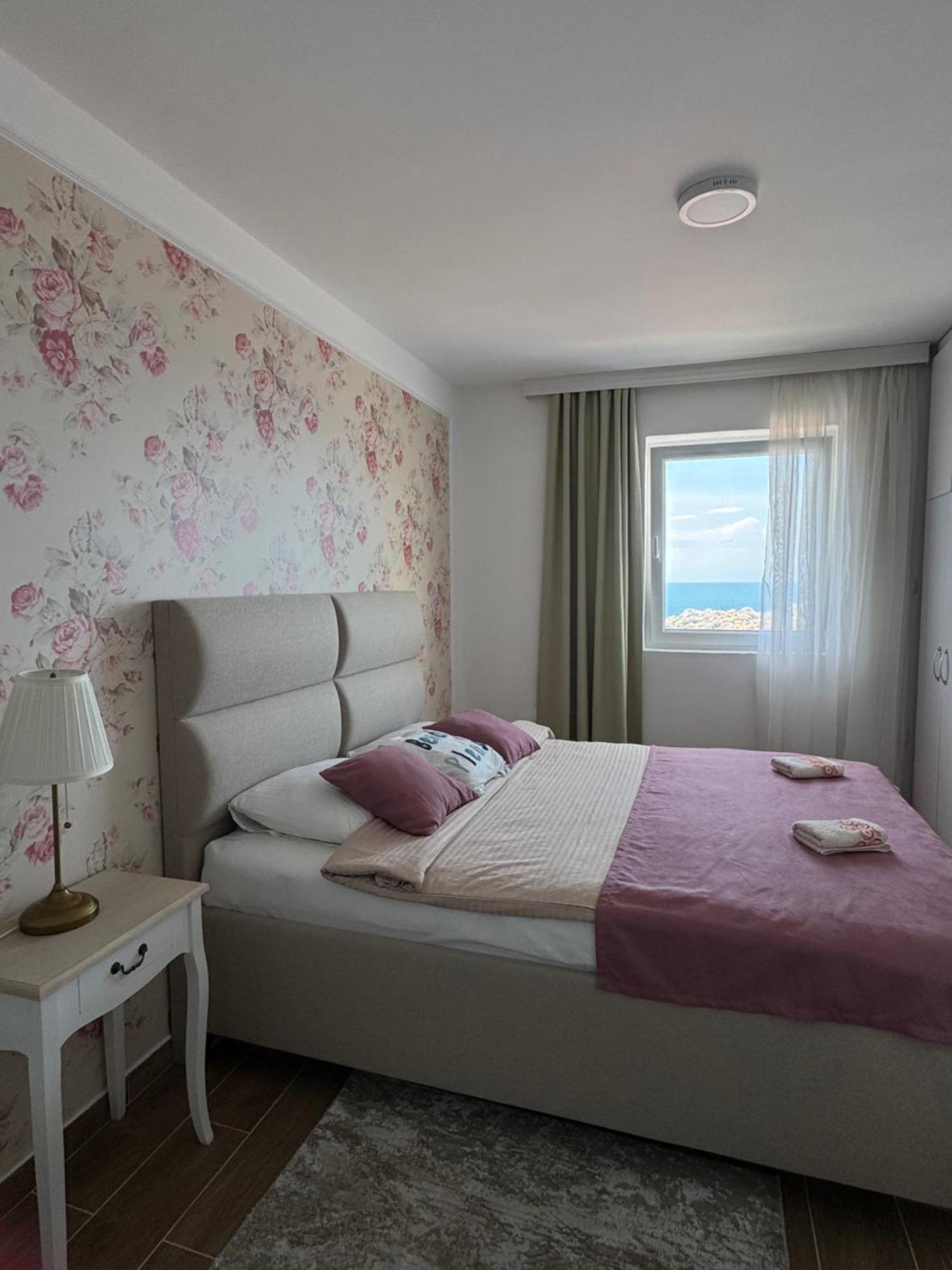 Pine&Sea Beach Retreat Sveti Stefan Ngoại thất bức ảnh